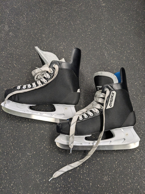 Vist Large View of Product Image Which is Used OROKS 100 Senior Hockey Skate Senior 12