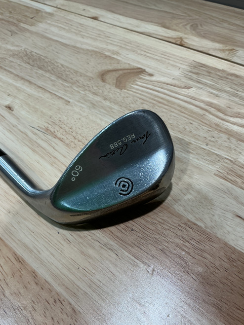 Vist Large View of Product Image Which is Used Cleveland TOUR ACTION REG.588 Golf Wedge Mens RH 60 Degree