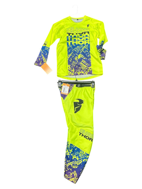 Vist Large View of Product Image Which is Used Thor Adult Bottom Yellow MD