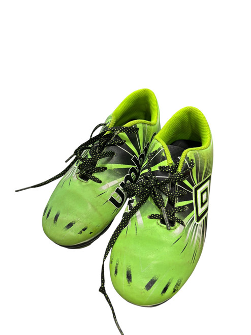Vist Large View of Product Image Which is Used Umbro Soccer Cleats Black And Neon Green Junior 02