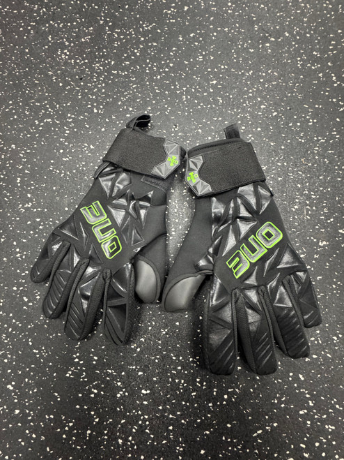 Vist Large View of Product Image Which is Used ONE SOCCER GOALIE GLOVES Soccer Goalie Gloves Black 5
