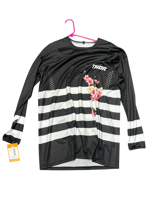 Vist Large View of Product Image Which is Used Adult Top None LG