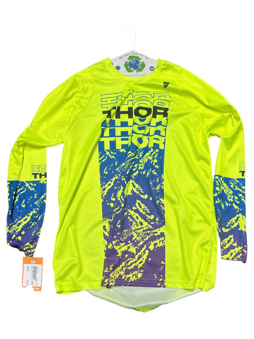 Vist Large View of Product Image Which is Used Thor Adult Top None MD