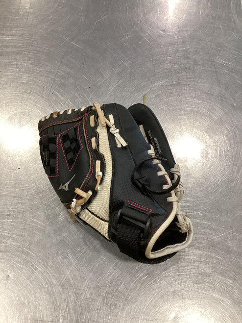 Vist Large View of Product Image Which is Used Mizuno FINCH RH Throw Fastpitch Gloves Black 11"