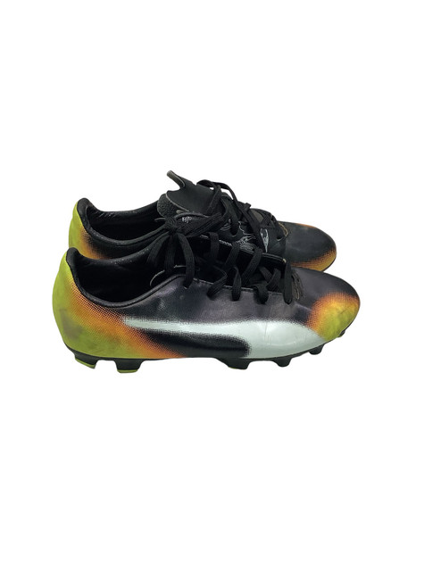 Vist Large View of Product Image Which is Used Puma SPEEDTRACK Soccer Cleats Black Junior 02.5