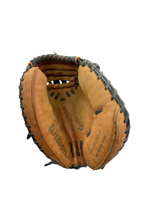 Vist Large View of Product Image Which is Used Wilson A700 ECCO LEATHER BB/SB Catchers RH Throw Brown 32"