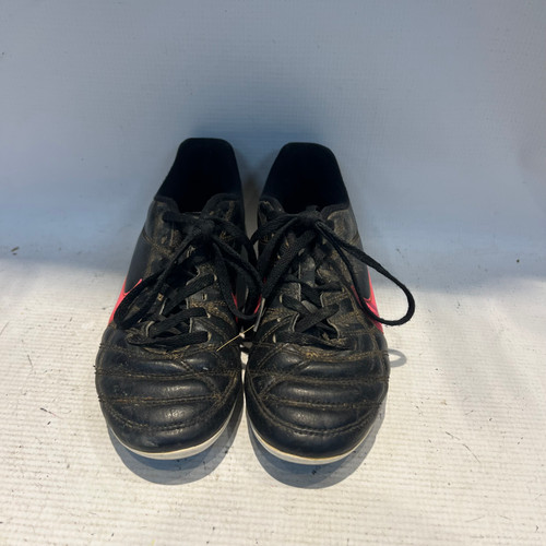 Vist Large View of Product Image Which is Used Nike Soccer Cleats Black Junior 02