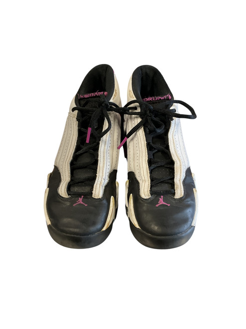 Vist Large View of Product Image Which is Used Nike Basketball Shoes Y Black And Pink Senior 5.5