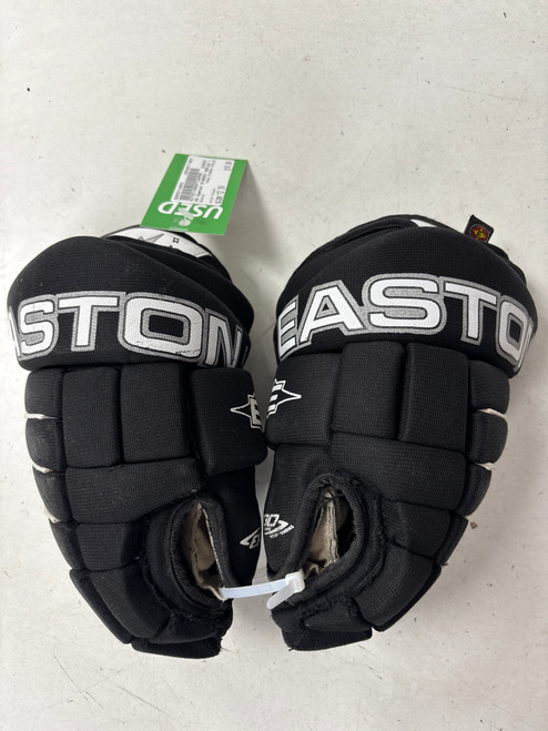 Vist Large View of Product Image Which is Used Easton SYNERGY REFLEX Junior Gloves Black 12"
