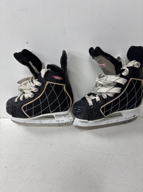 Vist Large View of Product Image Which is Used Hespeler ROGUE Youth Hockey Skate Youth 10.0