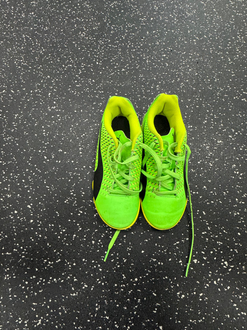 Vist Large View of Product Image Which is Used Puma Soccer Indoor Shoes Green Junior 01