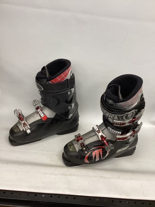 Vist Large View of Product Image Which is Used Tecnica VENTO 4 Mens DH Ski Boot Black 290 MP - M11 - W12