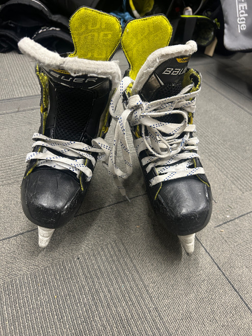 Vist Large View of Product Image Which is Used Bauer SUPREME 3S Junior Hockey Skate Junior 03