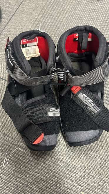 Vist Large View of Product Image Which is Used CCM JETSPEED FT370 Junior Elbow Pads LG