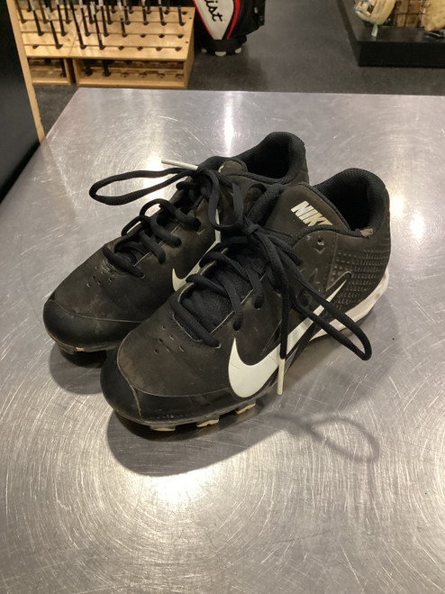Vist Large View of Product Image Which is Used Nike BLK BASEBALL CLEATS BB/SB Cleats Black Junior 02.5