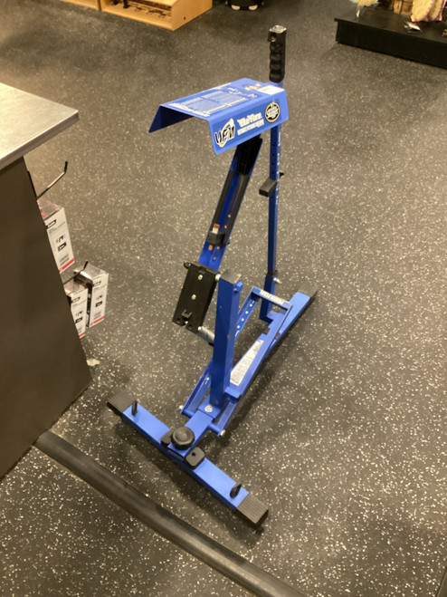 Vist Large View of Product Image Which is Used Louisville Slugger BLUE FLAME BB/SB Pitching Machine