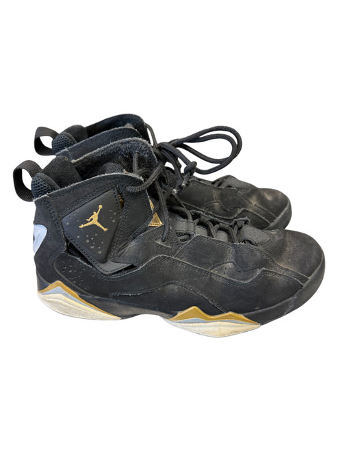 Vist Large View of Product Image Which is Basketball shoes 