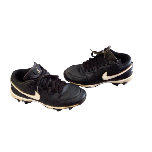 Vist Large View of Product Image Which is Used Nike AIR JORDAN BASEBALL CLEATS BB/SB Cleats White Junior 04.5