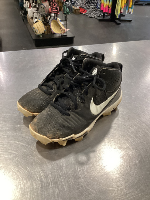 Vist Large View of Product Image Which is Used Nike ALPHA BASEBALL CLEATS BB/SB Cleats Black Junior 03.5