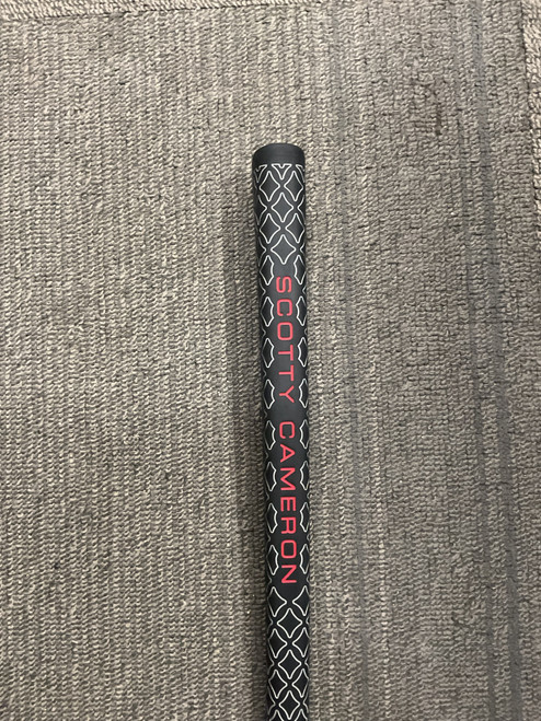 Vist Large View of Product Image Which is Used Scotty Cameron CAMERON DESIGN GOLF PUTTER GRIP Golf Accessory Black And White