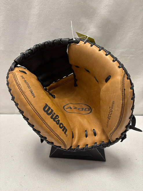 Vist Large View of Product Image Which is Used Wilson A700 A0700CM34 BB/SB Catchers RH Throw Black And Tan 34"