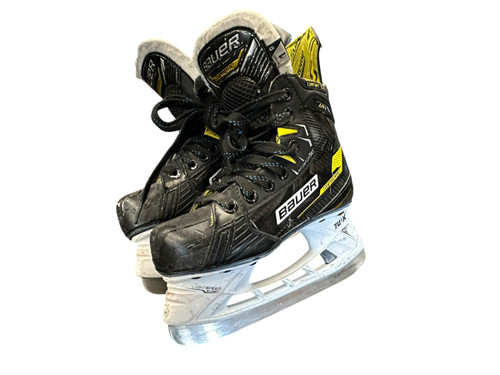 Vist Large View of Product Image Which is Used Bauer SUPREME M4 Junior Hockey Skate Junior 01