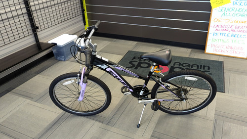 Vist Large View of Product Image Which is Used Schwinn SIDEWINDER Mountain Bike Womens Black 43-47cm - 17-18" - MD Frame