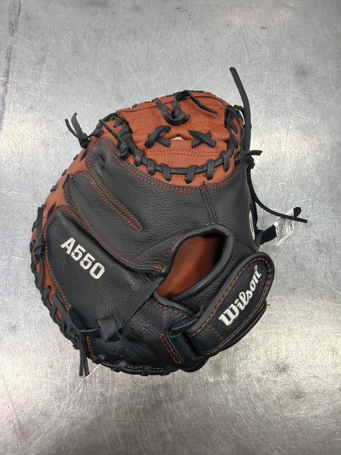 Vist Large View of Product Image Which is Used Wilson A550 BB/SB Catchers RH Throw Brown 32"
