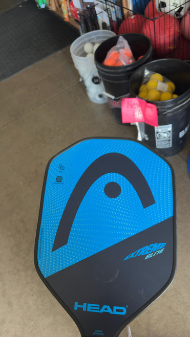 Vist Large View of Product Image Which is Used Head EXTREME ELITE Pickleball Racquet Royal Blue