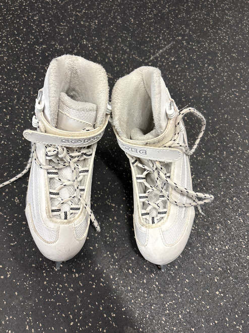 Vist Large View of Product Image Which is Used Jackson SOFTEC Girls Figure Skate White Junior 02