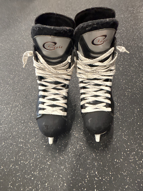 Vist Large View of Product Image Which is Used CCM CLASSIC Senior Hockey Skate Senior 11