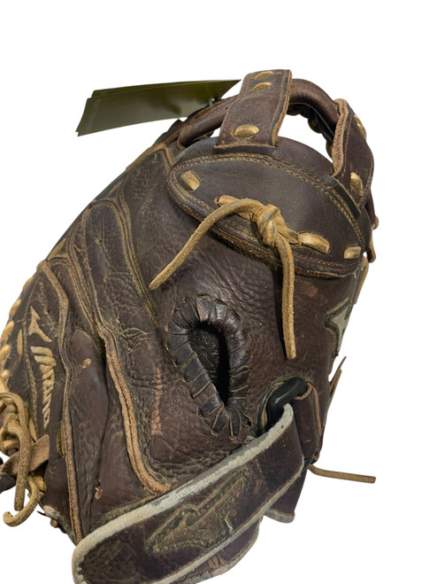 Vist Large View of Product Image Which is Used Mizuno GXS 90F3 BB/SB Catchers RH Throw Brown 34"