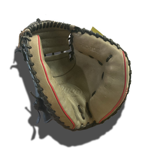 Vist Large View of Product Image Which is Used Wilson A1000 CATCHERS GLOVE BB/SB Catchers RH Throw None 33"