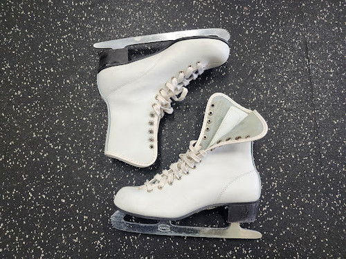 Vist Large View of Product Image Which is Used FIGURE SKATES WomensFigure Skate White Senior 5
