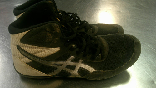Vist Large View of Product Image Which is Used Asics Wrestling Shoes Black Senior 10