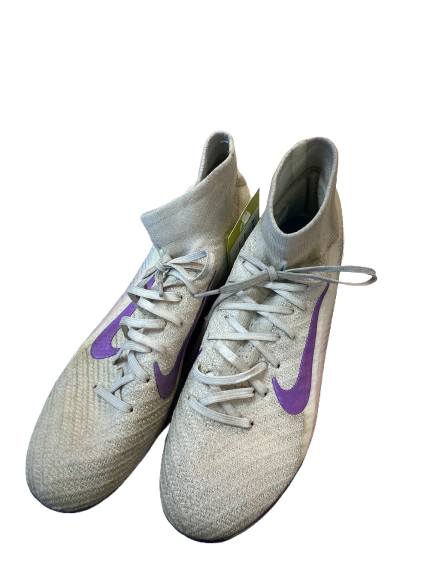 Vist Large View of Product Image Which is Used Nike Soccer Cleats White Youth 09.5