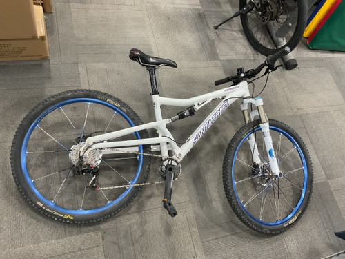 Vist Large View of Product Image Which is Used SANTA CRUZ SUPERLIGHT Mountain Bike Mens White 43-47cm - 17-18" - MD Frame