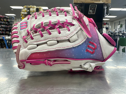 Vist Large View of Product Image Which is New WILSON FLASH FASTPITCH GLOVE-12"