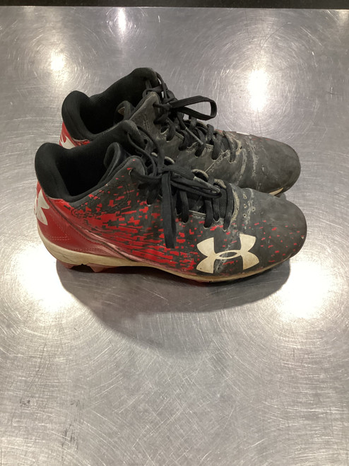 Vist Large View of Product Image Which is Used Under Armour RED AND BLK BASEBALL CLEATS BB/SB Cleats Red Junior 02.5
