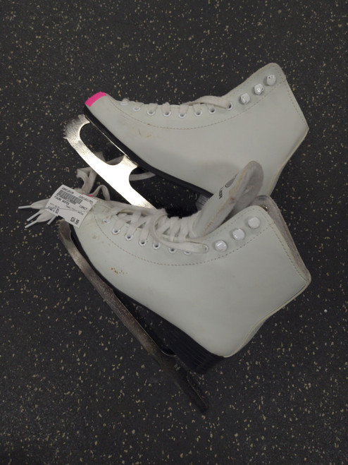 Vist Large View of Product Image Which is *Other Brand Skates Ice Skates / Figure Junior Skates