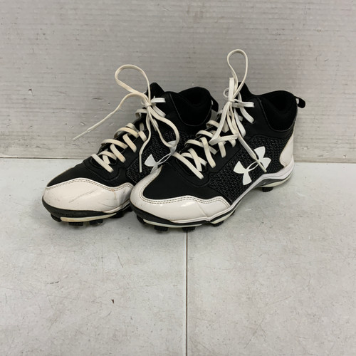 Vist Large View of Product Image Which is Used Under Armour Jr FB Cleats Black Junior 05