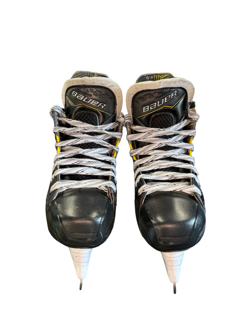 Vist Large View of Product Image Which is Used Bauer M40 Hockey Skate Junior 03.5