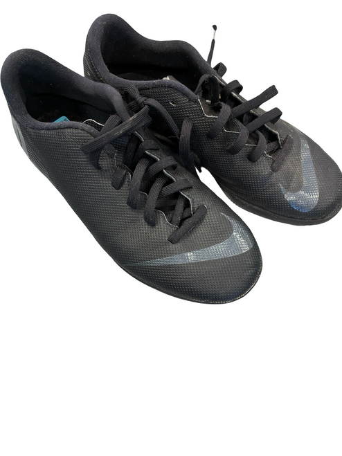 Vist Large View of Product Image Which is Used Nike Soccer Indoor Shoes Black Senior 5