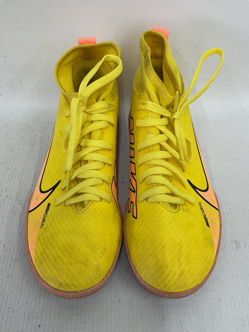 Vist Large View of Product Image Which is Used Nike Soccer Indoor Shoes Yellow Junior 02