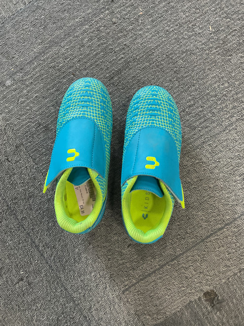 Vist Large View of Product Image Which is Used Soccer Cleats Green And Royal Blue Junior 01