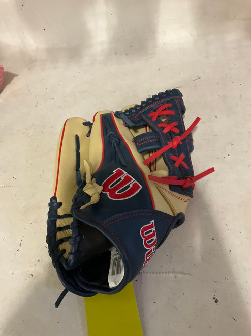 Vist Large View of Product Image Which is Used Wilson A1000 BB/SB Glove LH Throw Navy Blue 12"