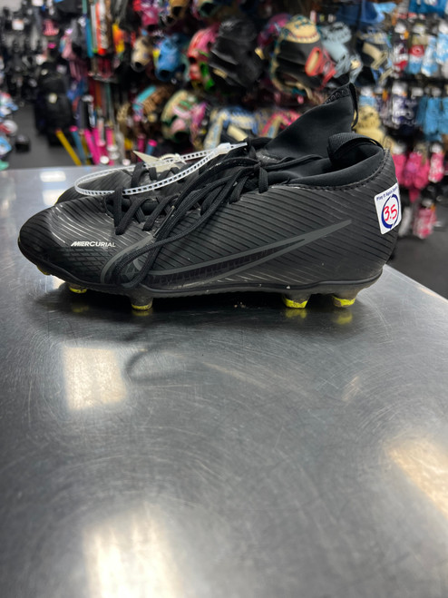 Vist Large View of Product Image Which is Used Nike MERCURIAL Soccer Cleats Black Junior 03.5
