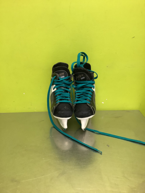 Vist Large View of Product Image Which is Used CCM INTRUDER 55 Junior Hockey Skate Junior 02