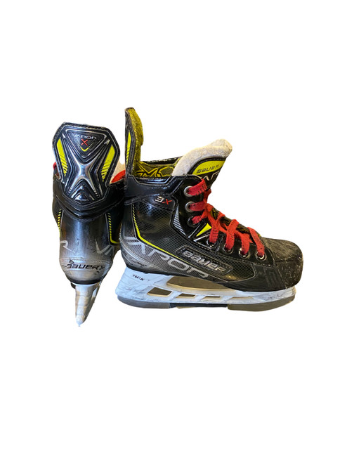 Vist Large View of Product Image Which is Used Bauer VAPOR 3X Youth Hockey Skate Youth 13.5