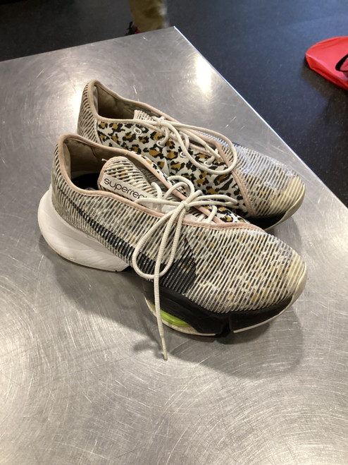 Vist Large View of Product Image Which is Used Nike Running/X-Train Shoes W